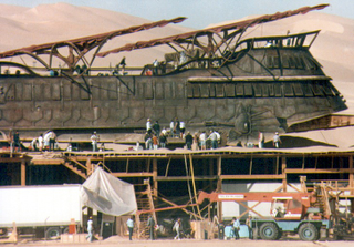 Illustration for article titled Secret behind-the-scenes Star Wars photos show the final flight of Boba Fett